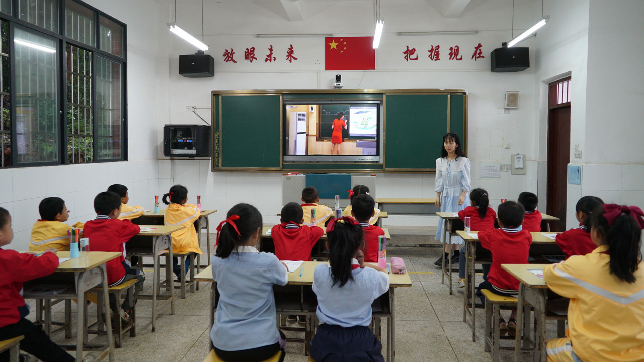 建三個課堂就選奧威亞,基于專遞課堂的區域研修，助力城鄉教育一體化發展